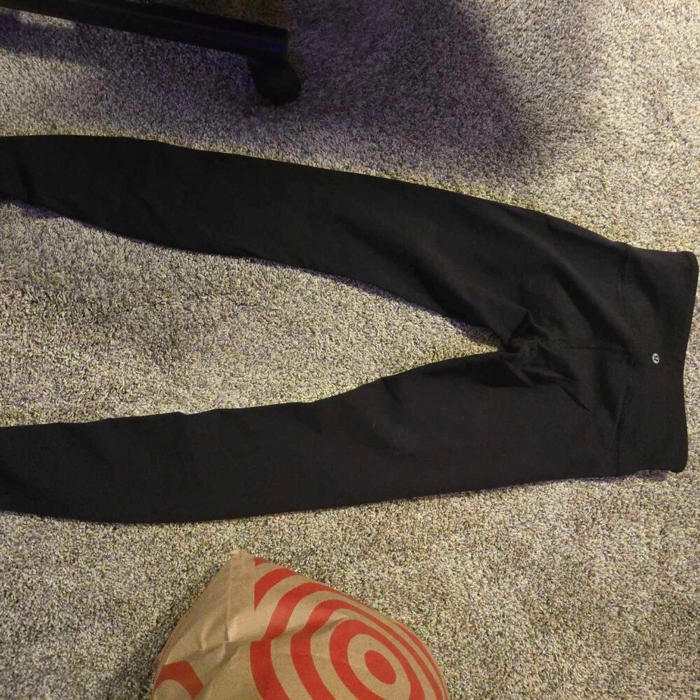 Lulu Lemon black leggings (not cropped) SIZE 4